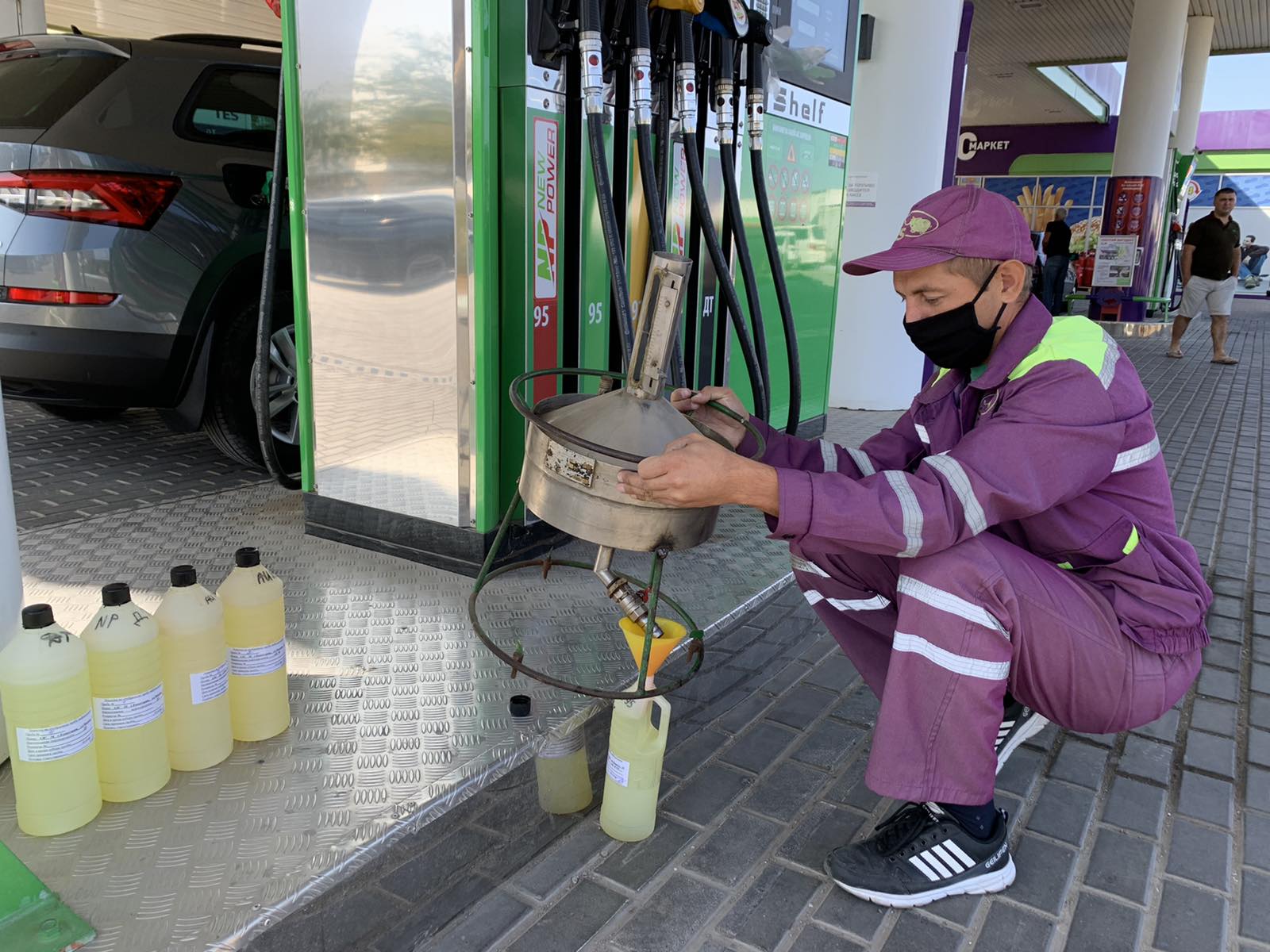 «ТЭС» проверил качество нефтепродуктов на АЗС в Евпатории (ФОТО)
